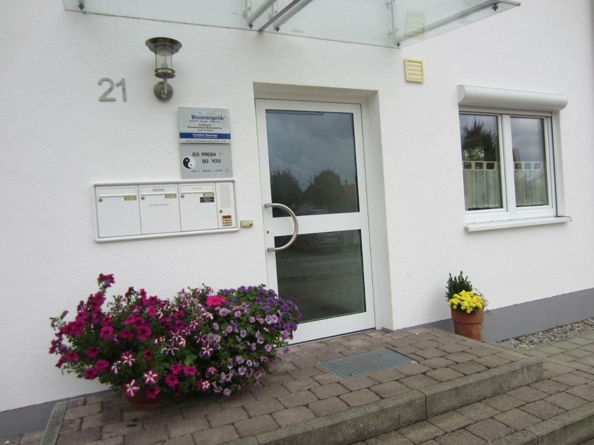 Christine Oparaugo - Privatzimmer mit Bad Leutkirch im Allgäu Exterior foto